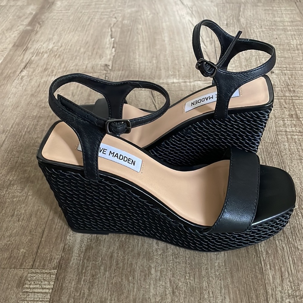 Steve Madden Tory black platform sandal 6